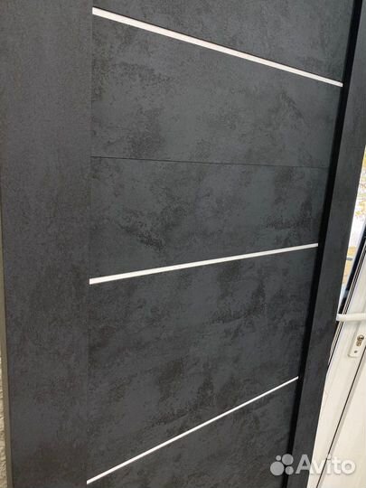 Межкомнатные двери в бетоне