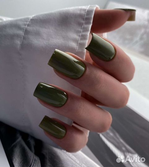 Модель на маникюр