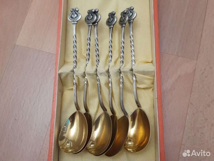 Серебряная чайная ложка