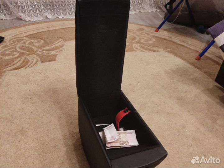 Подлокотник на kia rio 3