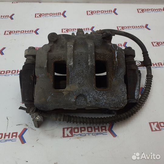 Суппорт передний правый 581904HA00 581304H500 HYU