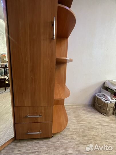 Шкаф