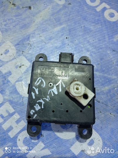 Моторчик заслонок отопителя Nissan Qashqai J10