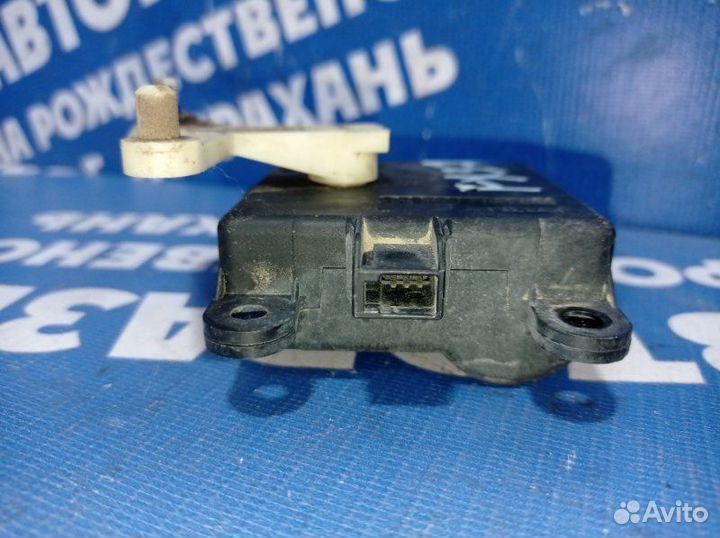 Моторчик заслонок отопителя Infiniti Fx37