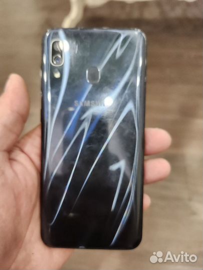 Samsung Galaxy A30, 3/32 ГБ