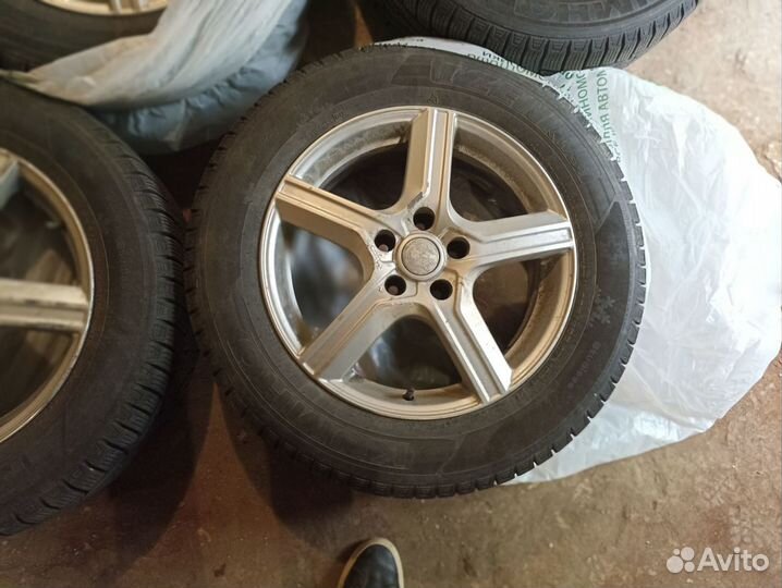 Комплект зимних колес 225/60 R17 X-Trail / Koleos