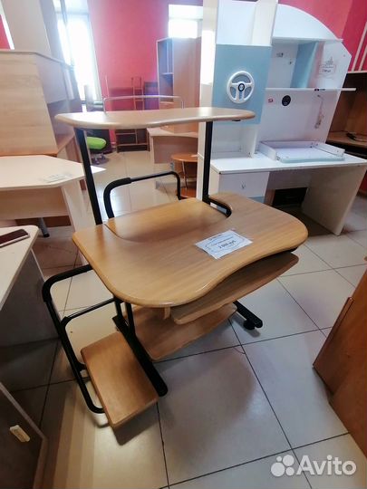 Стол компьютерный