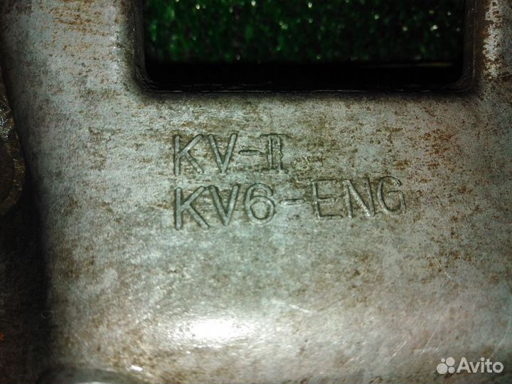 Крепление компрессора кондиционера Kia Carnival 1