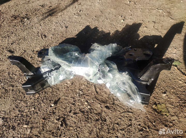 Подрамник skoda rapid Volkswagen polo