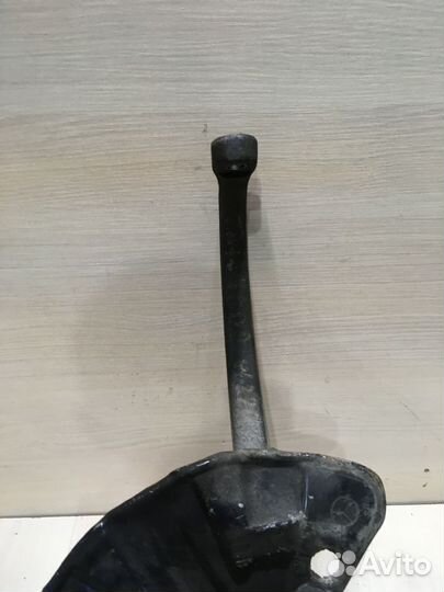 Кулак передний правый Мерседес W220 E220 S220