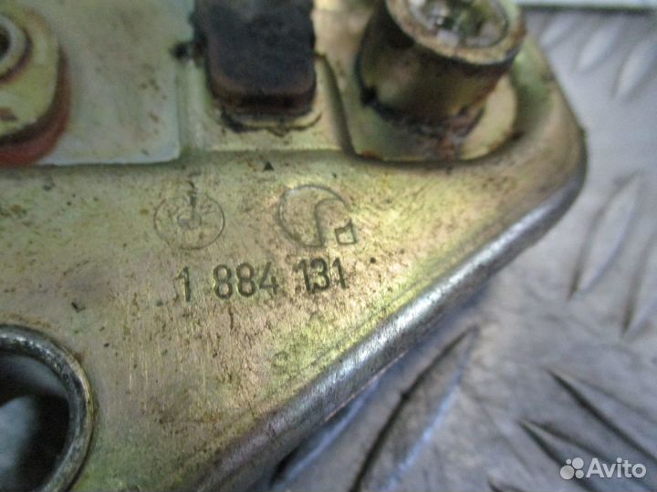 Замок крышки багажника BMW 3 E30 1986г