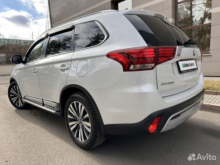 Mitsubishi Outlander 2.4 CVT, 2020, 49 577 км