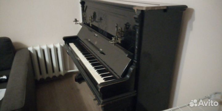 Антикварное пианино Muhlbach