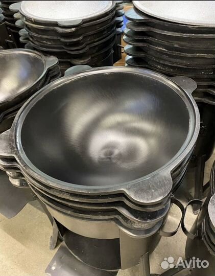 Казан чугунный 16 литров с печкой очагом обожжен