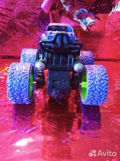 Машинка монстр трак