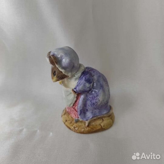 Фарфоровая статуэтка Royal Doulton England