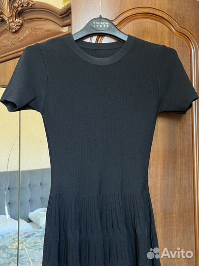 Черное платье