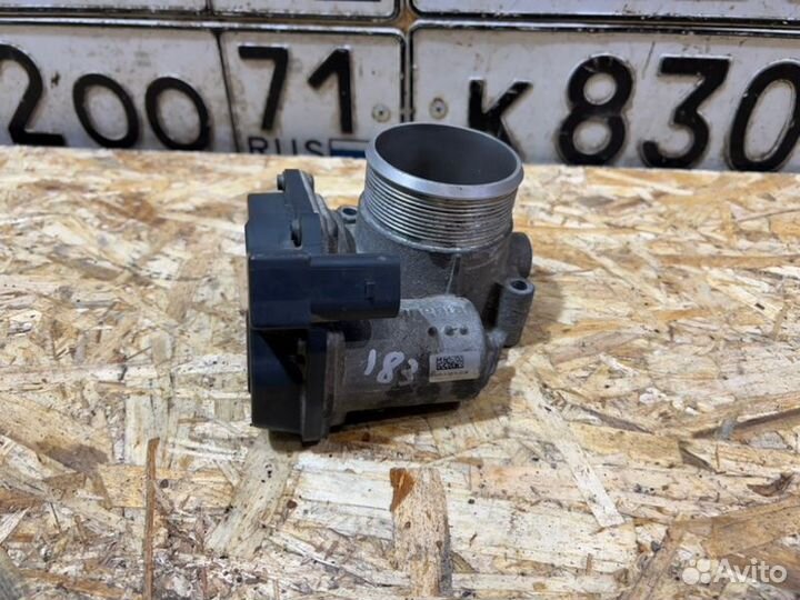 Дроссельная заслонка Audi A5 купе 2.0 2010