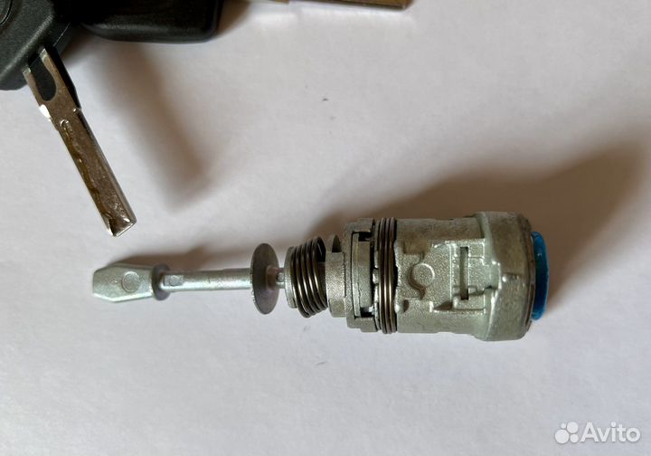 Личинка замка Volkswagen Caddy 3, Touran