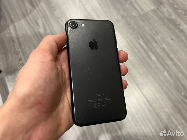 Телефон iPhone 7 Black