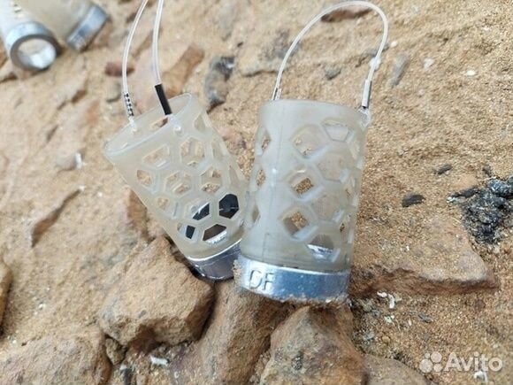 Кормушка фидерная Дюза пластик Сота 90гр / 40мл