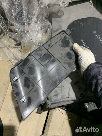 Накладка консоли левая Мазда 3 bl