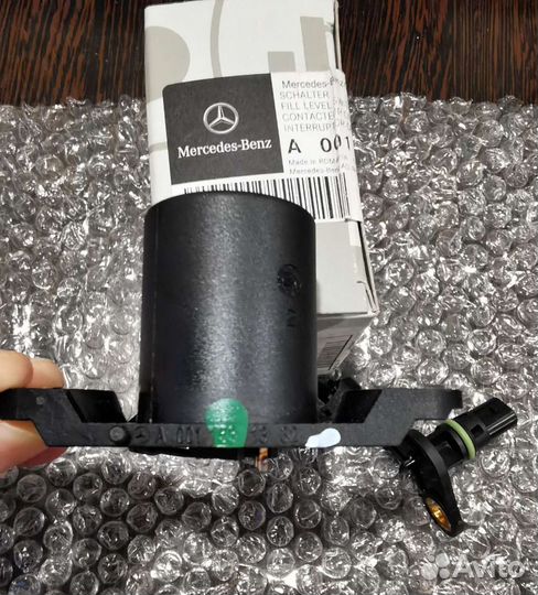 Датчик уровня масла Mercedes. Оригинал. Новый
