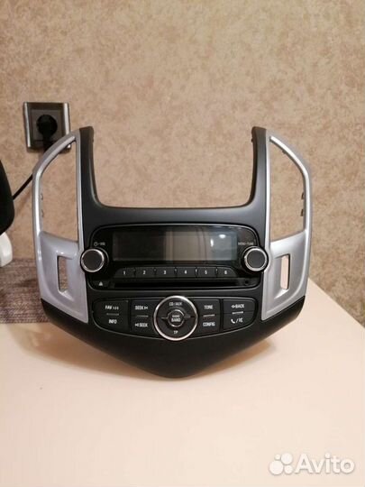 Штатное головное устройство на chevrolet cruze