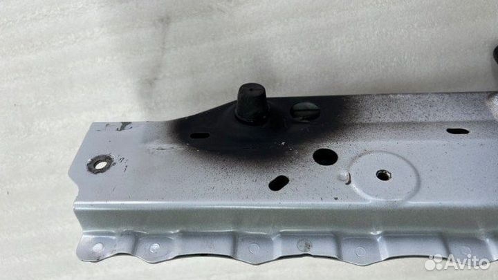 Верхняя планка телевизора Тoyota Camry V70/V75