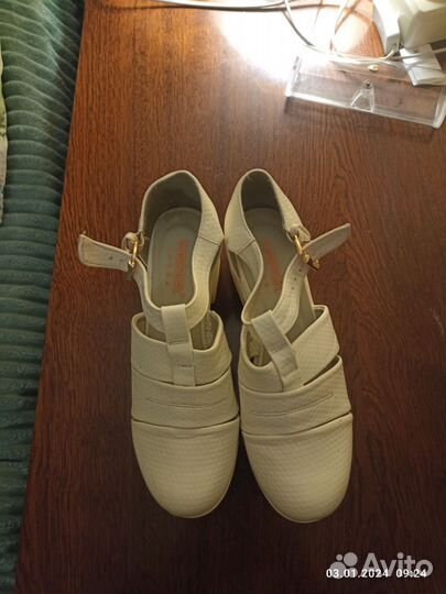 Туфли женские