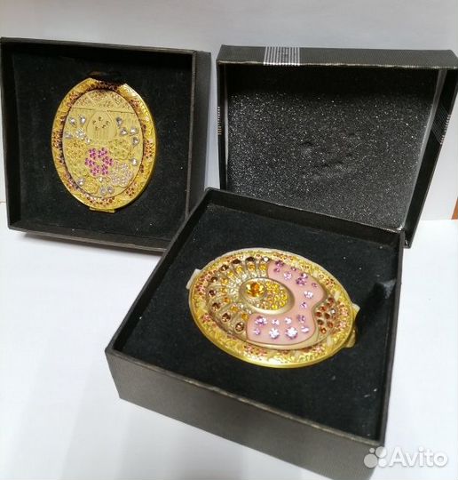 Винтажное зеркальце