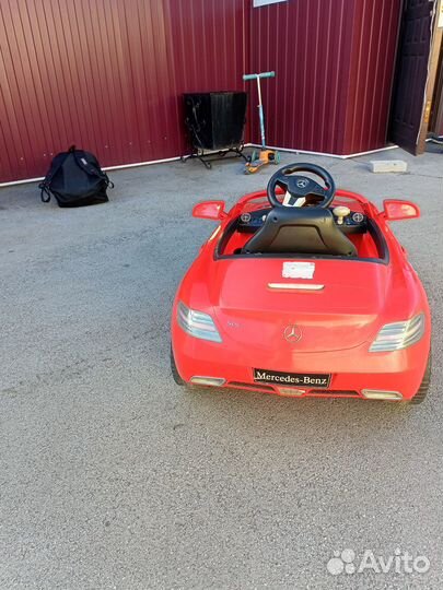 Продам детскую машинку на аккумуляторе