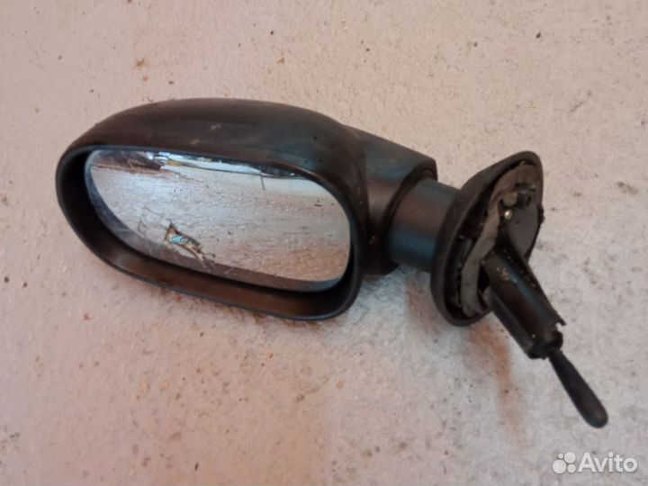 Боковое правое зеркало логан 1