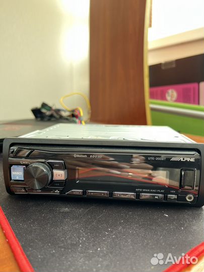 Магнитола Alpine ute 200bt