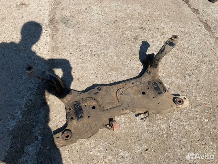 Подрамник передний Ford Focus 2 седан 1.6