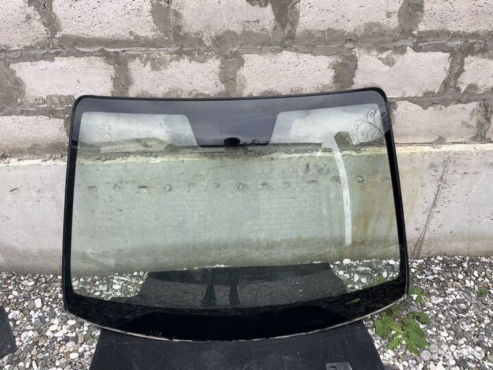 Hyundai solaris 2 лобовое стекло Б/У