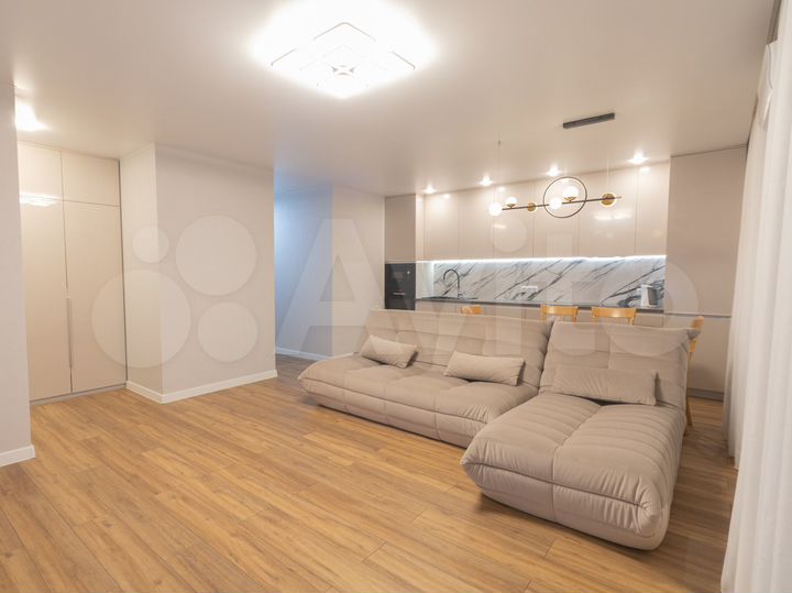 2-к. квартира, 61 м², 1/10 эт.