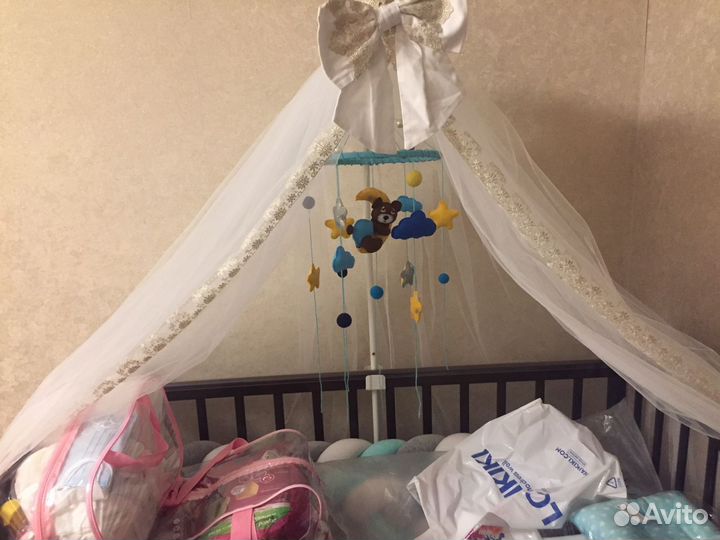 Детский мобиль в кроватку из фетра