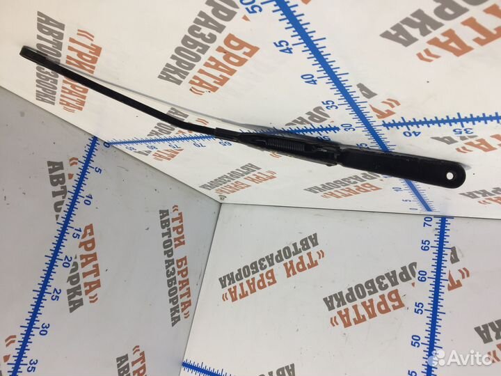 Рено Кангу Держатель дворника левый Лев