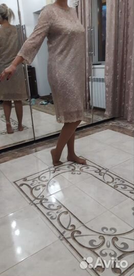 Платье гипюровое бежевое р.50 с сорочкой