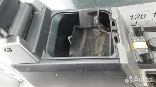 Подлокотник центральный land rover discovery 3 (DM