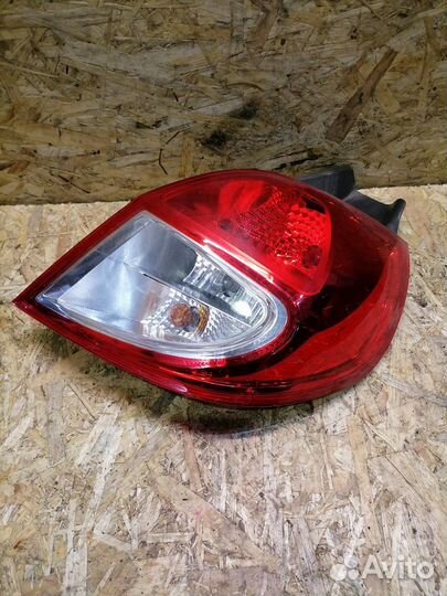 Фонарь правый Renault Clio 3 хетчбек рест