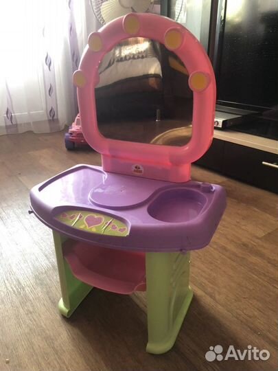 Туалетный столик игрушечный