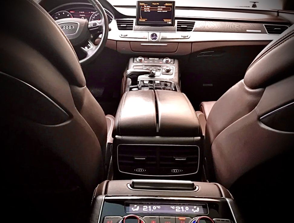 Audi A8: фото владельца