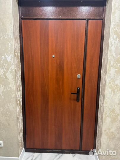 Дверь входная уличная бу