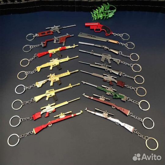 Брелок металлический - fortnite. Кирка, снайпа