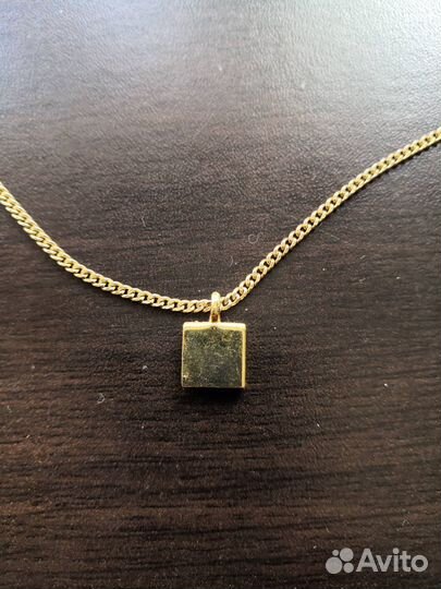 Цепочка с квадратным кулоном золотистая