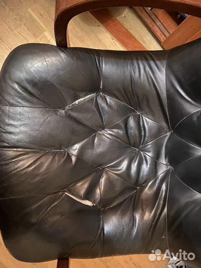 Кожанное кресло