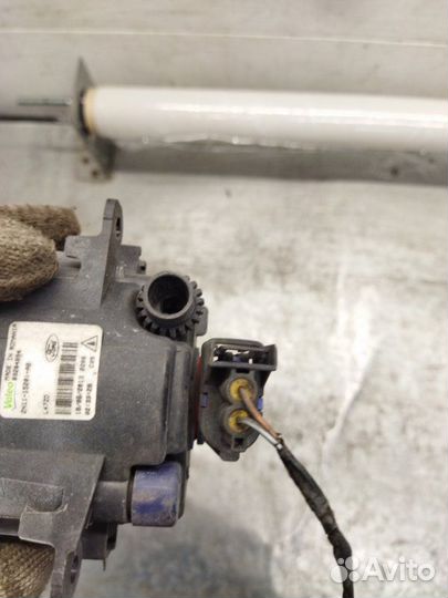 Фара противотуманная передняя Ford Focus 3 хетчбэк