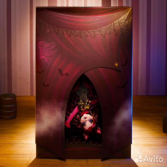 Monster High Freak Du Chic Draculaura Figure